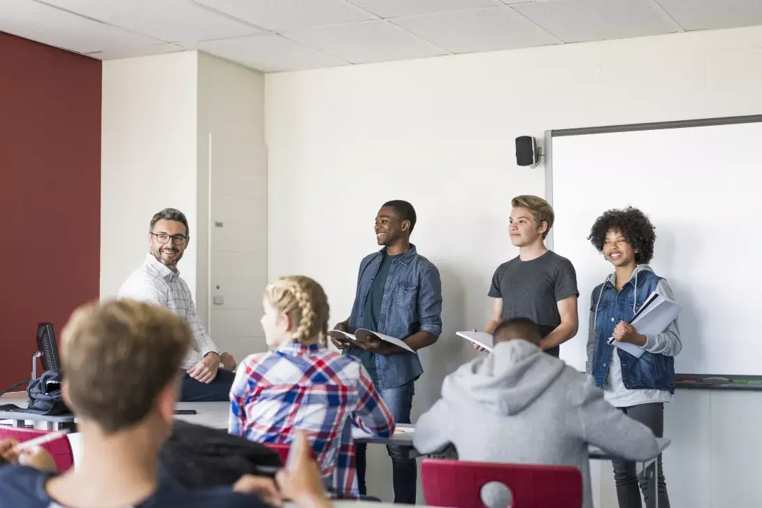 Image of 6 students in a class